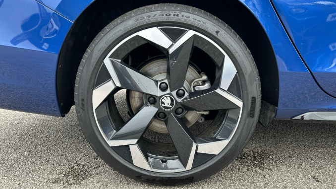 Skoda Superb 1.5 TSI e-TEC Sportline 5dr DSG Petrol Hatchback - Image 59
